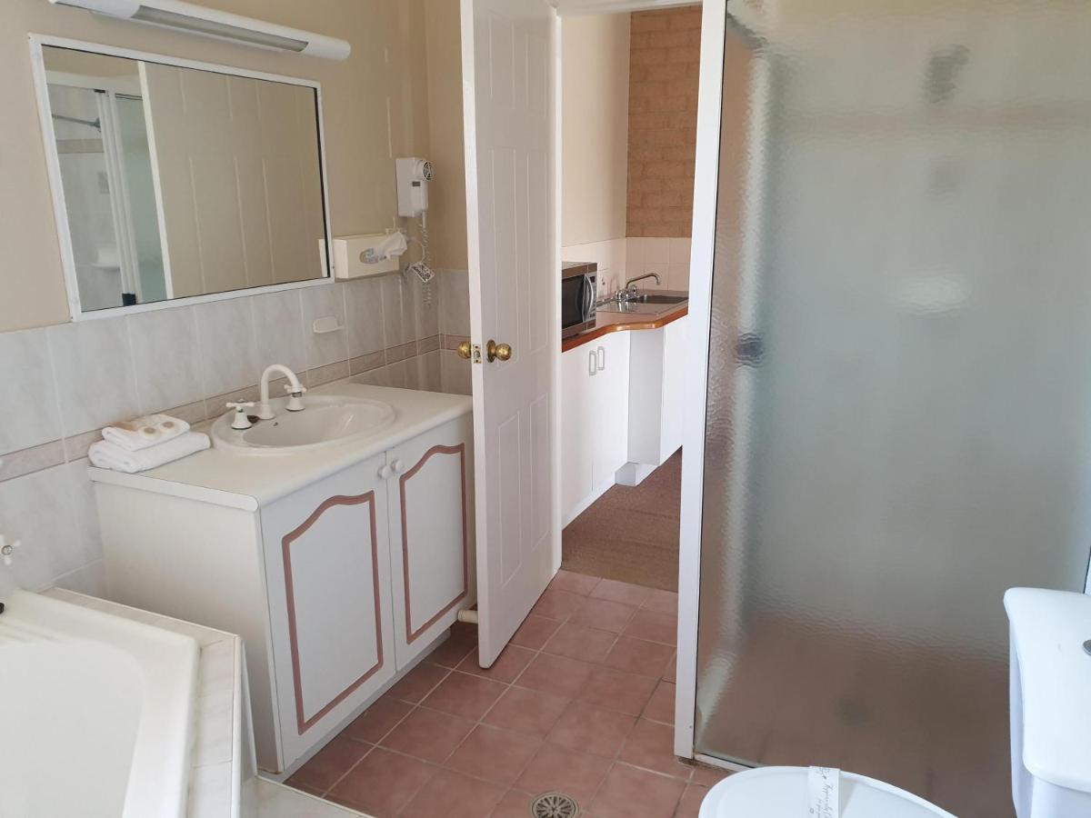 Blayney Central Motel מראה חיצוני תמונה